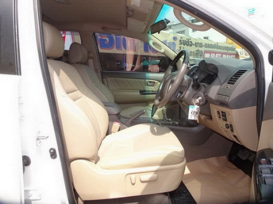 TOYOTA FORTUNER 3.0 V 4WD AT ปี 2012