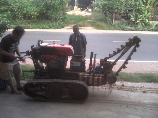 ขายรถขุดดิน โทร0879582612 นุ