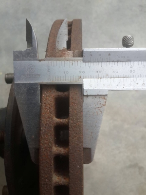 จานดิสค์หน้า ปั๊มคาลิปเปอร์ D MAX