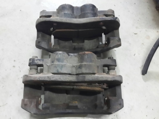 จานดิสค์หน้า ปั๊มคาลิปเปอร์ D MAX