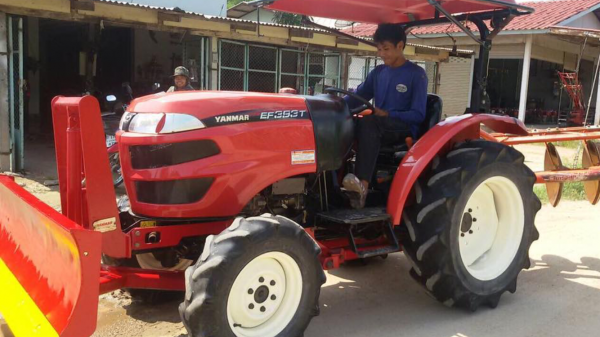 รถไถมือสอง ขายรถไถยันม่าร์39 แรงภาพสวยๆครับมีไบมีดและปาน5ตราช้างราคา295000บาท พร้อมใช้งานสวยๆครับ สนใจ โทร081-365-5997 อำพร พาเจริญ ต. วังบัว อ. คลองขลุงจ.กำแพงเพชร ดูสินค้าเพิ่มเติมได้ที่ (http://buasorn.truck2hand.com) รถไถมือสอง ขายรถไถยันม่าร์39 แรงภาพสวยๆครับมีไบมีดและปาน5ตราช้างราคา295000บาท พร้อมใช้งานสวยๆครับ สนใจ โทร081-365-5997 อำพร พาเจริญ ต. วังบัว อ. คลองขลุงจ.กำแพงเพชร ดูสินค้าเพิ่มเติมได้ที่ (http://buasorn.truck2hand.com)