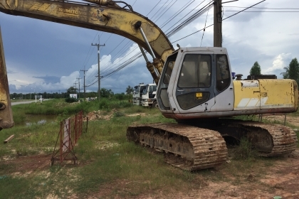 รถแม็คโคร sumitomosh 200 เครื่องฟิตใหม่ ปั้มใหม่รถสวย พร้อมลุยงาน ค่ะราคา650,000 สนใจติดต่อ 089-5770265