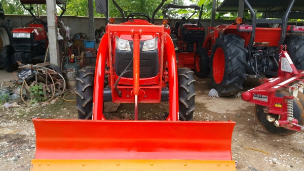 ขายคูโบต้า L 4708 Sp รถสวยใช้งานน้อย สภาพเดิมๆ  8&times;&times; ชั่วโมง จดทะเบียนปี ต. ค. 57 เป็นรถไร่ วิ่งเงียบ ไฮโลลิคดี  อุปกร์ณใบมีดหน้า กับ ผานบุก ทะเบียนครบราคา 430000 บาท ต่อรองได้ จัดส่งฟรี สนใจ 084-5575695,086-0631832  เเต้ว