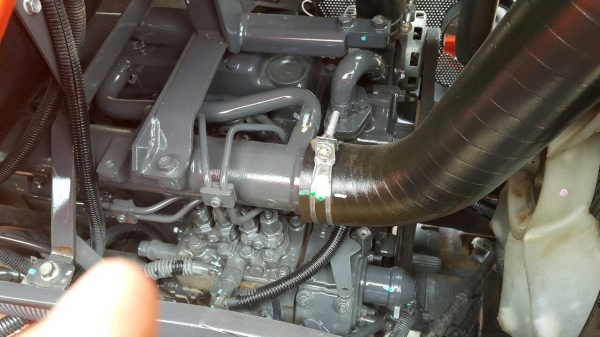 ขายคูโบต้า L 4708 Sp รถสวยใช้งานน้อย สภาพเดิมๆ  8&times;&times; ชั่วโมง จดทะเบียนปี ต. ค. 57 เป็นรถไร่ วิ่งเงียบ ไฮโลลิคดี  อุปกร์ณใบมีดหน้า กับ ผานบุก ทะเบียนครบราคา 430000 บาท ต่อรองได้ จัดส่งฟรี สนใจ 084-5575695,086-0631832  เเต้ว