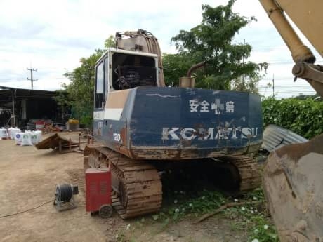 KOMATSU PC 120-5 KOMATSU PC 120-5