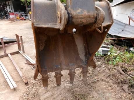 KOMATSU PC 120-5 KOMATSU PC 120-5