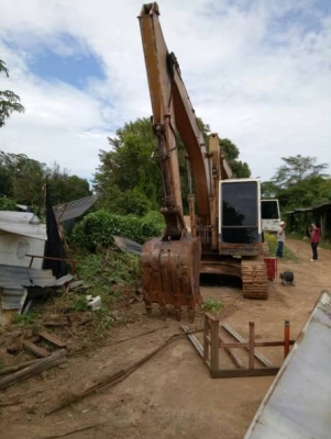 KOMATSU PC 120-5 KOMATSU PC 120-5