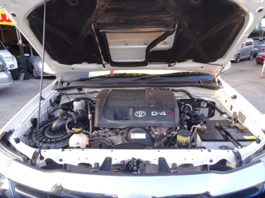 TOYOTA FORTUNER 3.0AT 2WD ปี 2013