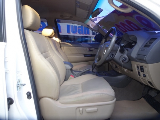 TOYOTA FORTUNER 3.0AT 2WD ปี 2013