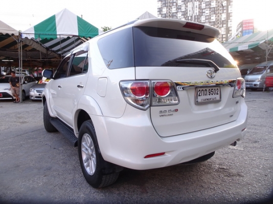 TOYOTA FORTUNER 3.0AT 2WD ปี 2013
