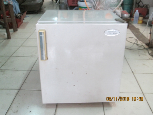 ตู้เย็นชนาดเล็ก  สภาพใฃ้ได้  ขายครับ  ราคา1800บาท