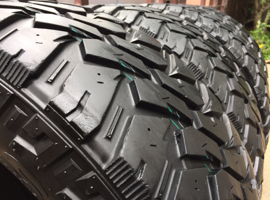 ยาง Mud Maxxis 275 60 20 ดอกเยอะ ไม่มีปะ ราคาไม่แพง