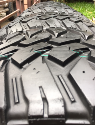 ยาง Mud Maxxis 275 60 20 ดอกเยอะ ไม่มีปะ ราคาไม่แพง