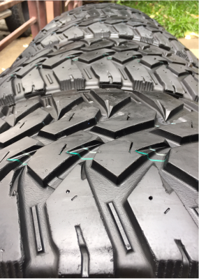 ยาง Mud Maxxis 275 60 20 ดอกเยอะ ไม่มีปะ ราคาไม่แพง