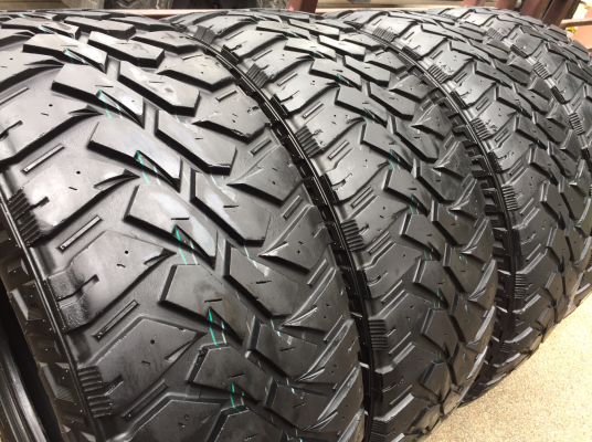 ยาง Mud Maxxis 275 60 20 ดอกเยอะ ไม่มีปะ ราคาไม่แพง