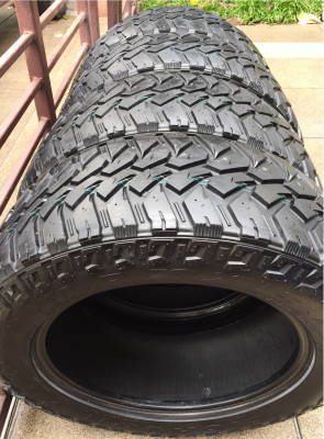 ยาง Mud Maxxis 275 60 20 ดอกเยอะ ไม่มีปะ ราคาไม่แพง