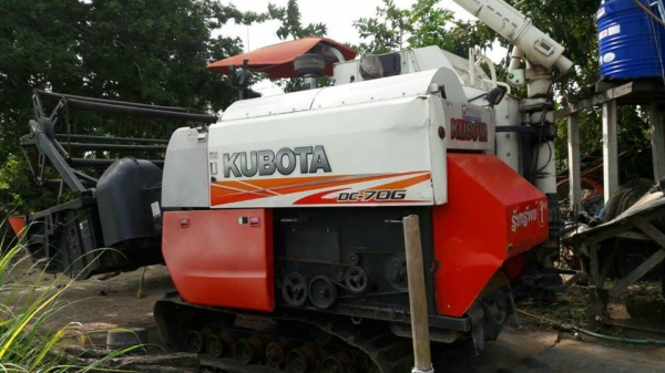 ขายรถเกี่ยวคูโบต้า DC70G ทำงาน2พัน ชม. สภาพกำลังทำงาน เครื่องดี เอกสารทะเบียนครบ ขายรถเกี่ยวคูโบต้า DC70G ทำงาน2พัน ชม. สภาพกำลังทำงาน เครื่องดี เอกสารทะเบียนครบ