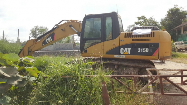 ขาย แบคโฮ CAT 315D จดทะเบียนปี 56 รถใช้งานน้อย ระบบไฟครบ ที่โคนบูมมีเชื่อมหน่อย เอกสารเล่มทะเบียนเต็ม ราคาต่อรองได้
