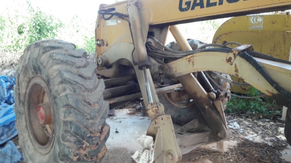 ขาย รถเกรด GALION 850  สภาพพร้อมใช้งาน เครื่องดี ปั้มดี เอกสารใบซื้อขาย ราคาต่อรองได้ครับ