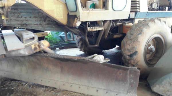 ขาย รถเกรด GALION 850  สภาพพร้อมใช้งาน เครื่องดี ปั้มดี เอกสารใบซื้อขาย ราคาต่อรองได้ครับ