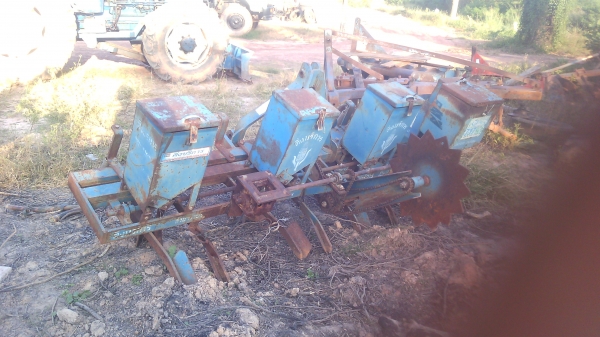 ขายเครื่องหยอดข้าวโพด ขายเครื่องหยอดข้าวโพด