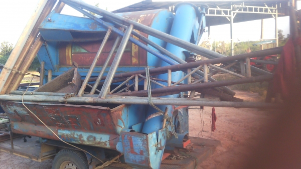 ขายเครื่องสีข้าวใส่รถไถ