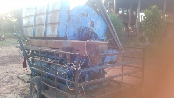 ขายเครื่องสีข้าวใส่รถไถ