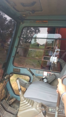 ขายรถขุดแบ็คโค EX200-3ไฟฟ้าเต็ม เล่มทะเบียน สภาพสวยทำงานเร็ว เอวแน่น