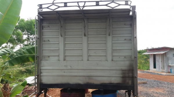 ขายกระบะสแตนเลส สภาพสวยๆ   ยาว 4.30 เมตร,กว้าง 2.10 เมตร