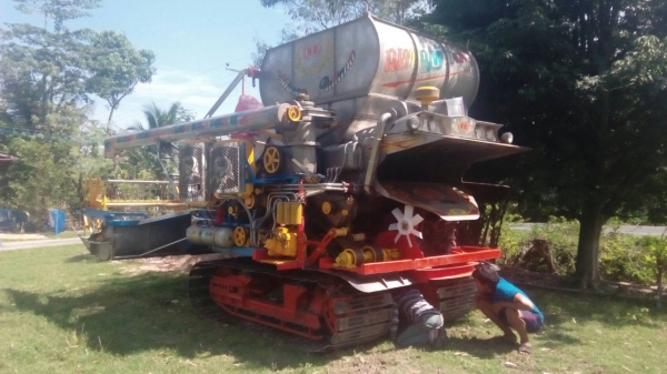 นาบุญการช่าง เครื่องJO8C-เทอโบว์ ปั้มไดกิ้น23 เดิน200 สภาพสวยกริ๊ปเชคพร้อมลงเกี่ยว