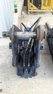 ขายด่วน หัวกระแทก  OKADA  UB5  ใช้สำหรับรถขุดขนาด60  รูสลัก 5 มิล ระยะห่าง 22 cm