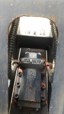 ขายหัวกระแทก  NPK4  ใช้สำหรับรถขุดขนาด 60 รูสลัก 5 0มิล ระยะห่าง 24.5cm ขายราคา 85,000 บาท