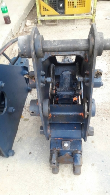 ขายหัวกระแทก  NPK4  ใช้สำหรับรถขุดขนาด 60 รูสลัก 5 0มิล ระยะห่าง 24.5cm ขายราคา 85,000 บาท