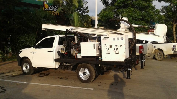 บริการต่อรถเจาะน้ำบาดาลระบบไฮดรอลิก