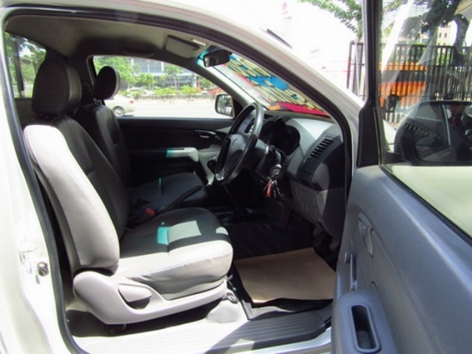 TOYOTA HILUX VIGO CHAMP 2.5 MT ปี 2012 TOYOTA HILUX VIGO CHAMP 2.5 MT ปี 2012
