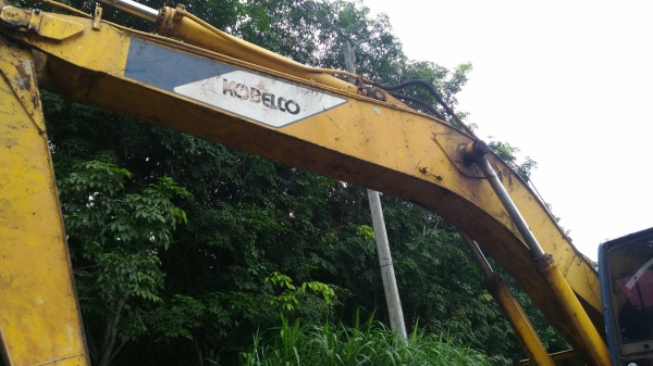 ขายรถแบคโฮ KOBELCO SK200-/// เอกสารเล่มทะเบียน ราคา 460000