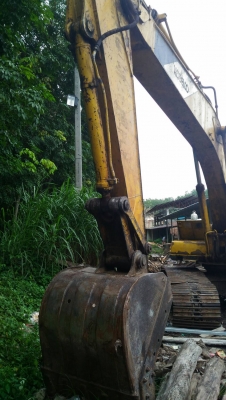 ขายรถแบคโฮ KOBELCO SK200-/// เอกสารเล่มทะเบียน ราคา 460000