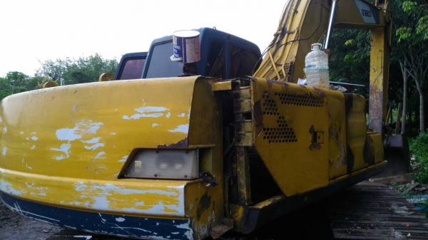 ขายรถแบคโฮ KOBELCO SK200-/// เอกสารเล่มทะเบียน ราคา 460000 ขายรถแบคโฮ KOBELCO SK200-/// เอกสารเล่มทะเบียน ราคา 460000