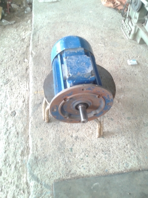 มอเตอร์หน้าแปลนและขาตั้ง