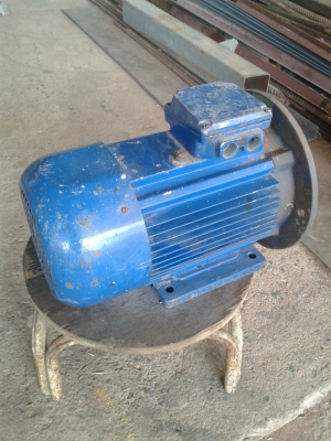 มอเตอร์หน้าแปลนและขาตั้ง