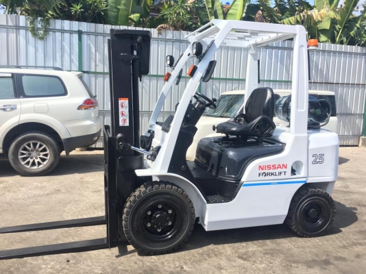 ขายNISSAN ยก2.5ตัน 3 เมตร(มีให้เลือกหลายเมตร) เครื่องเบนซิน/แก๊ส AUTO พร้อมใช้มาก ชั่วโมงน้อย 094-426-7888 จะเด็ด