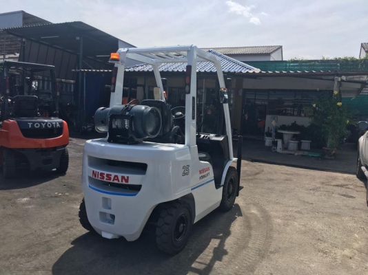 ขายNISSAN ยก2.5ตัน 3 เมตร(มีให้เลือกหลายเมตร) เครื่องเบนซิน/แก๊ส AUTO พร้อมใช้มาก ชั่วโมงน้อย 094-426-7888 จะเด็ด