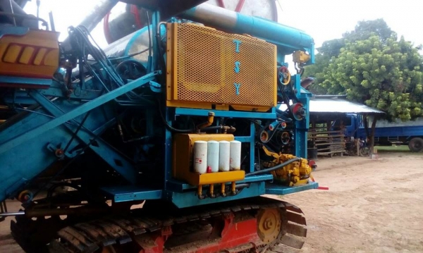 ขายรถเกี่ยวข้าว ไทบเส็งยนต์เครื่องHINO210เทอร์โบว์ ช่วงล่าง10ปั๊ม22ฟิตใหม่