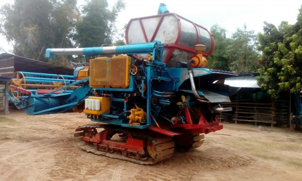 ขายรถเกี่ยวข้าว ไทบเส็งยนต์เครื่องHINO210เทอร์โบว์ ช่วงล่าง10ปั๊ม22ฟิตใหม่