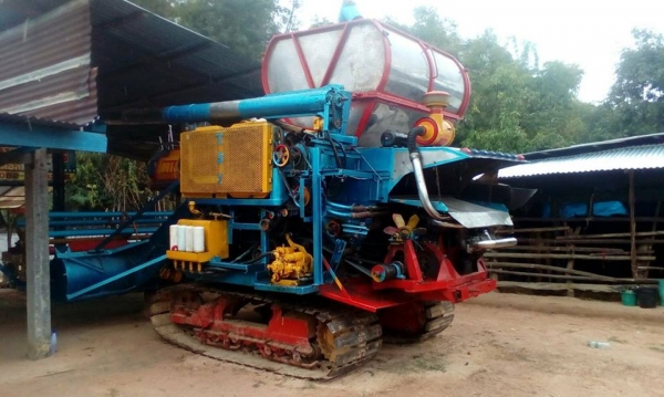 ขายรถเกี่ยวข้าว ไทบเส็งยนต์เครื่องHINO210เทอร์โบว์ ช่วงล่าง10ปั๊ม22ฟิตใหม่