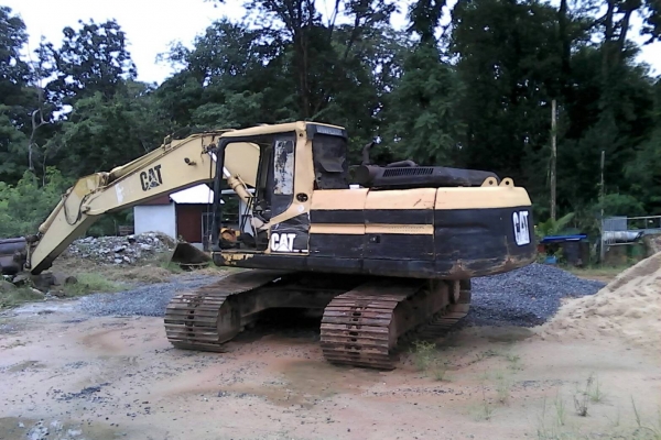 ขายCat320v1ตามสภาพ ไฟฟ้าครบสนใจติดต่ออ๊อฟพิจิตร086-737-9991