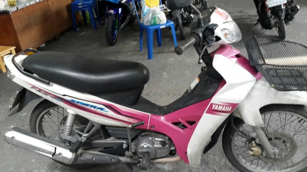 ขาย Yamaha Spark Nano 115 รุ่นคาร์บู สตาร์ทมือประมาณปี 53  เครื่องดีเดิมๆ ชุดสีสวย สภาพภายอกเดิมๆ ภาษีเต็มเล่มพร้อมชุดโอน