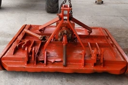 ต้องการขายเครื่องตัดหญ้า  ขนาดใหญ่ใช้งานได้ดีมาก เหมาะสำหรับสวนยางพาราเก่าเก็บ