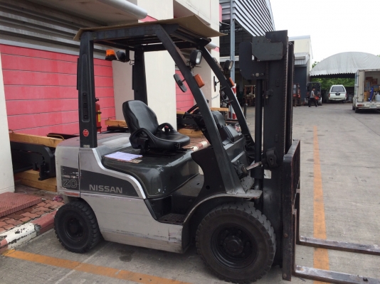 ขายรถตามสภาพ Nissan เครื่องดีเซล ขนาด 2 ตัน