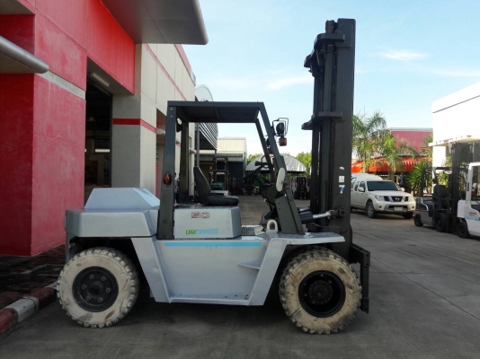 ให้เช่ารถโฟร์คลิฟท์ Nissan ขนาด 5 ตันเสาสูง 4.5 เมตร ระยะสั้น ระยะยาว